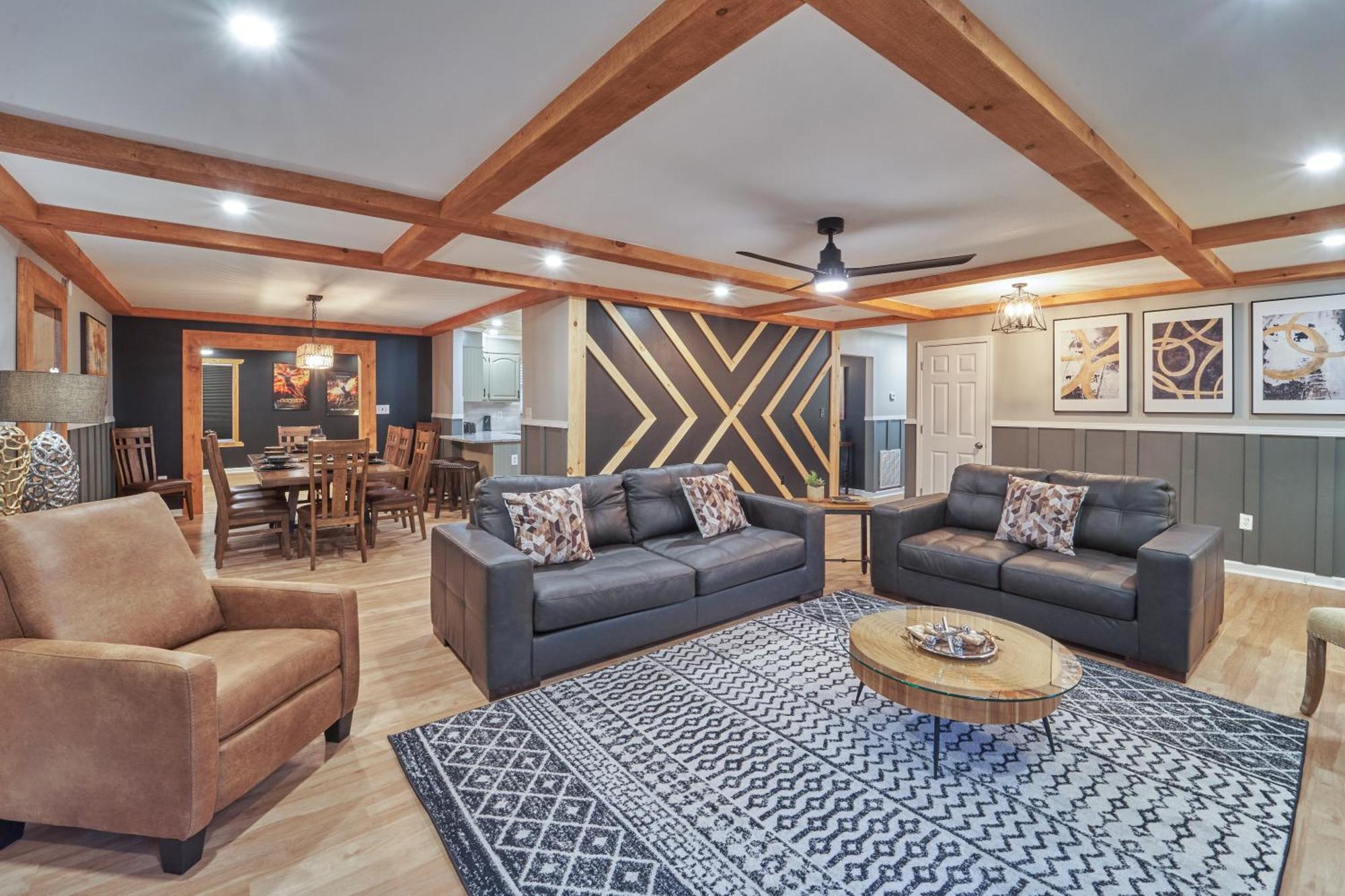 Entertainment Galore! Luxurious Property, Spectacular & Peaceful Setting, Great Location, Close To Major Attractions!! Pigeon Forge Exterior photo